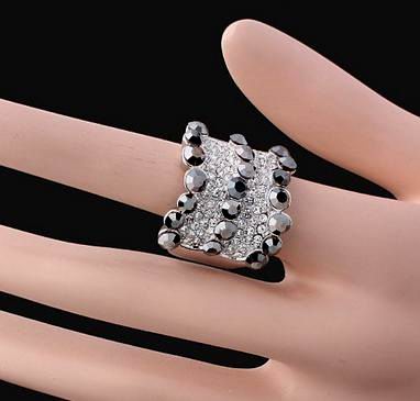 22mm BLACK WAVY SWAROVSKI CRYSTAL RING-sz8